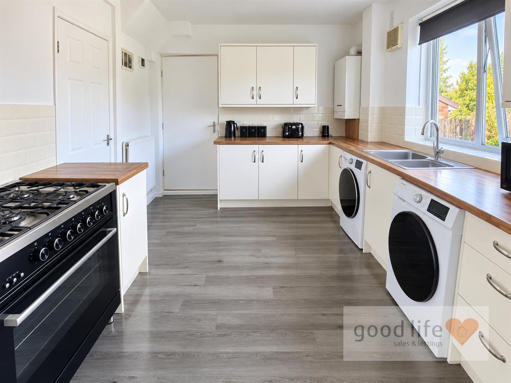 Property photo 3 of 12 20261003_234632232_Ios233 Tadcaster Road.Jpg