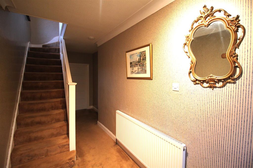 Property photo 1 of 13 Hall