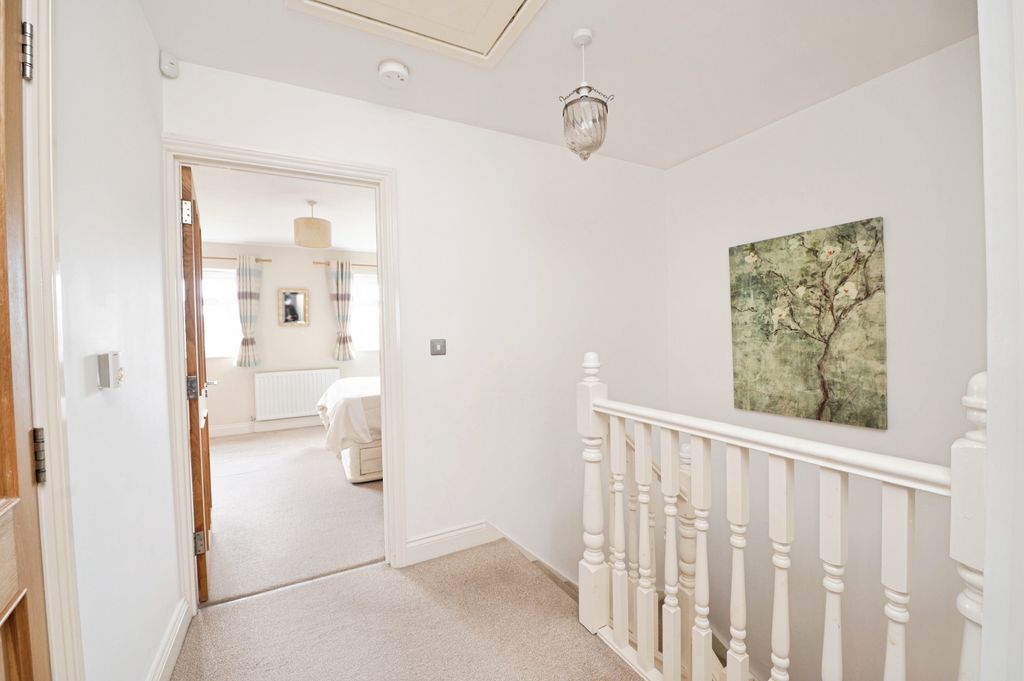 Additional image 12 of 3 bed detached house for saleSpinney Close, Rainham RM13