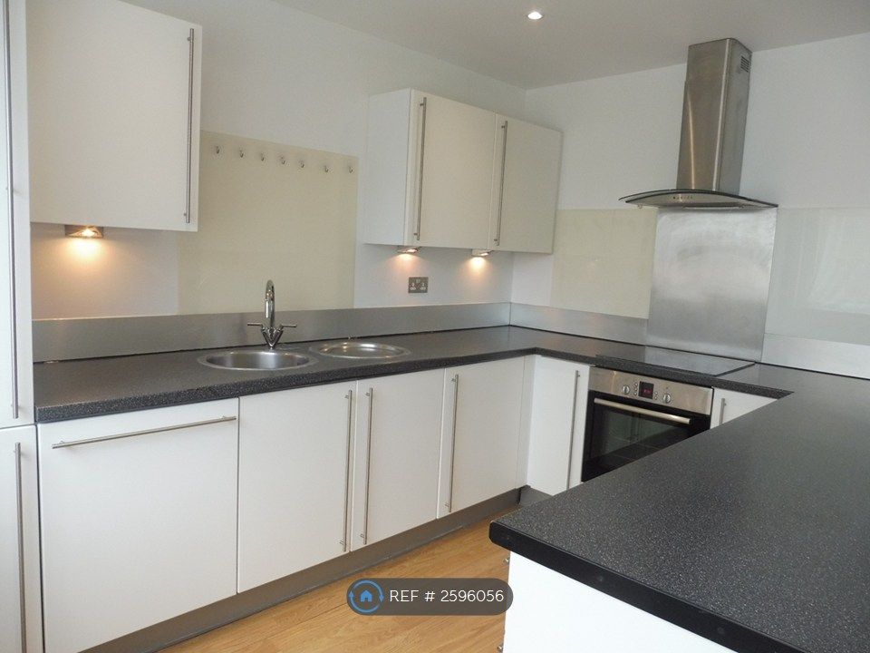 Property photo 3 of 15 Kitchen