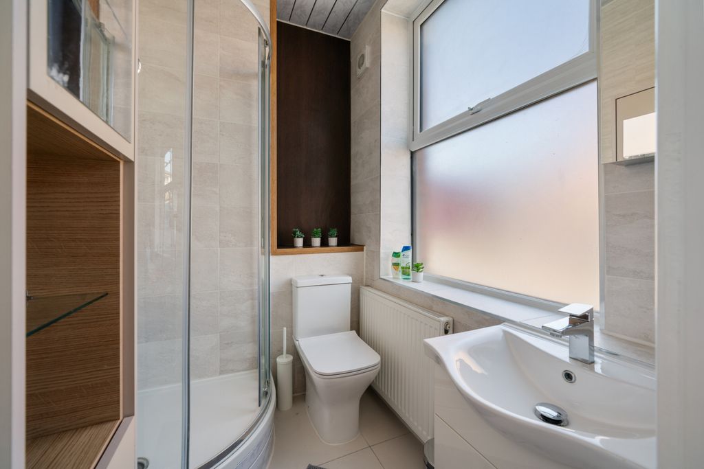 Property photo 2 of 13 83A Mitcham Road Sw17 9Pd-1