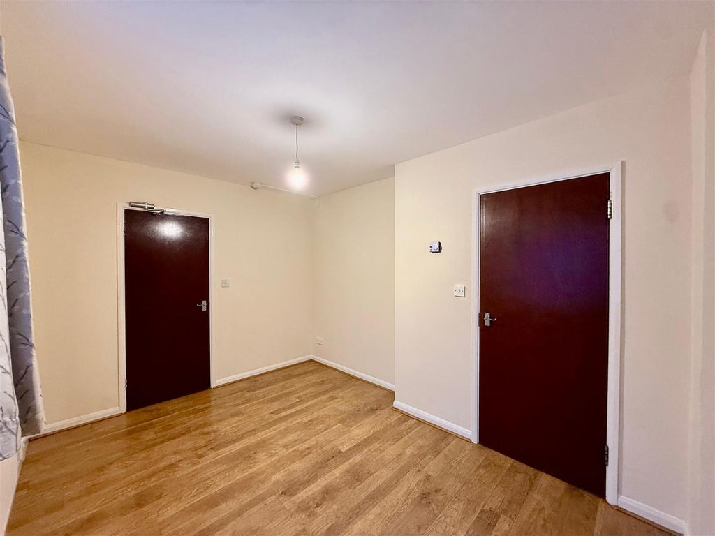 Property photo 3 of 8 Living Room