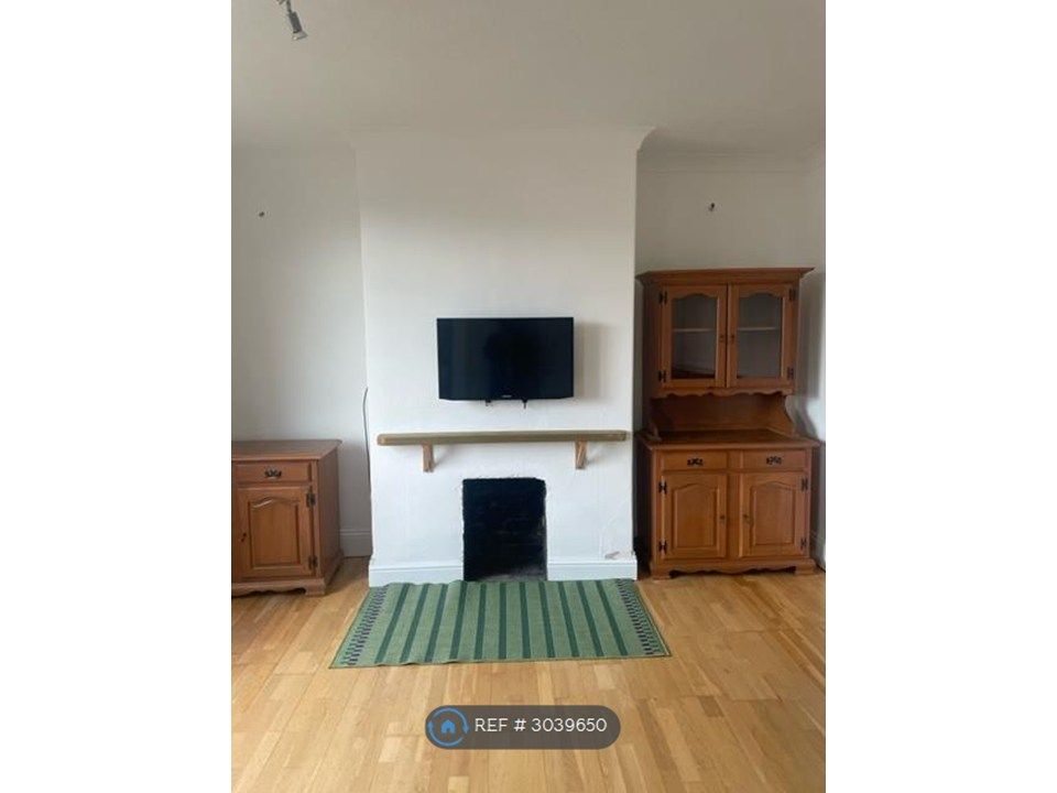 Property photo 3 of 15 Lounge