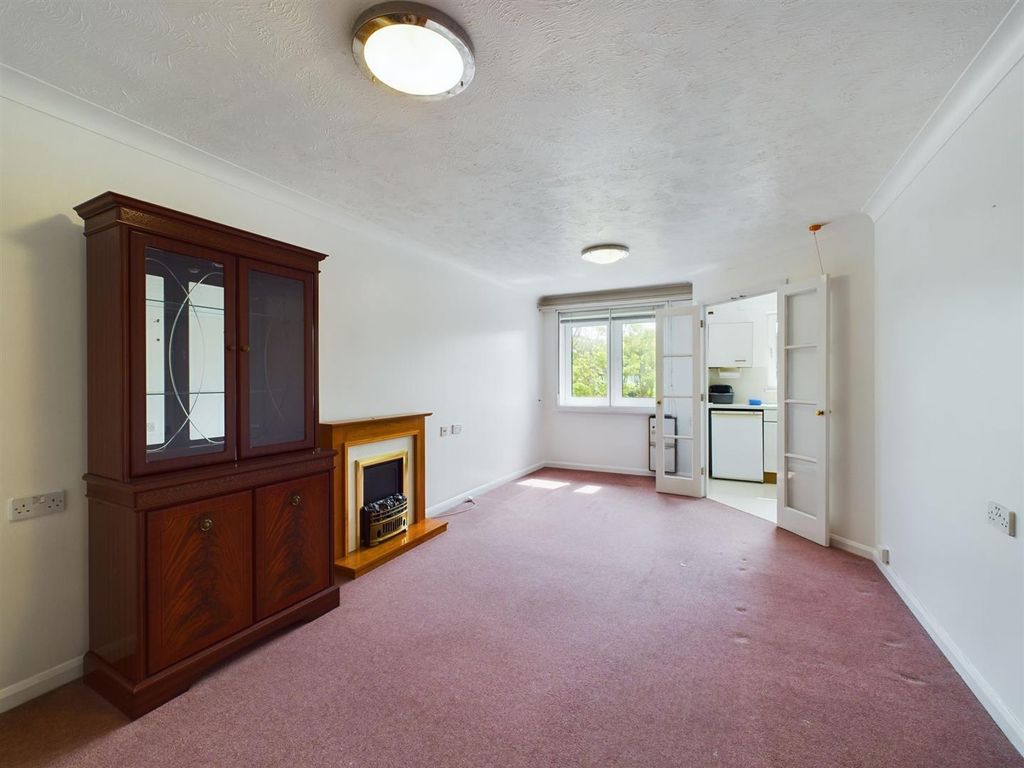 Property photo 2 of 10 Cam01800G0-Pr0047-Still001.Jpg