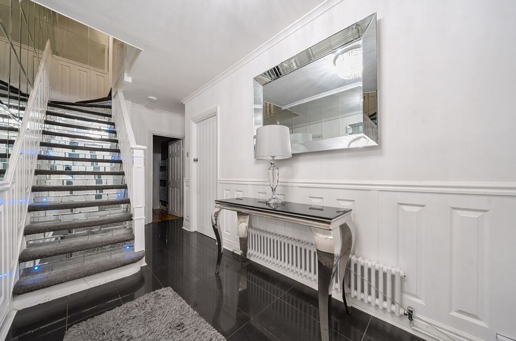 Additional image 9 of 4 bed terraced house for saleGreenwood Road, Mitcham CR4