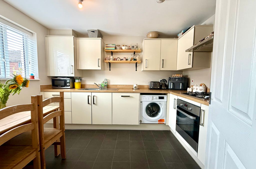 Property photo 2 of 16 Img_5583