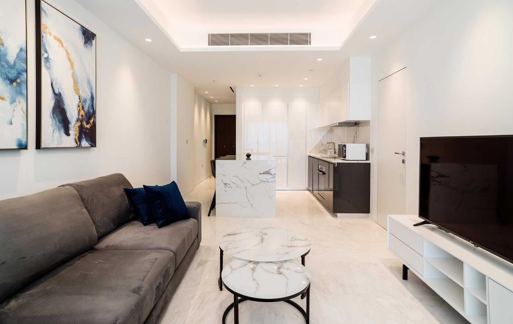 Property photo 2 of 39