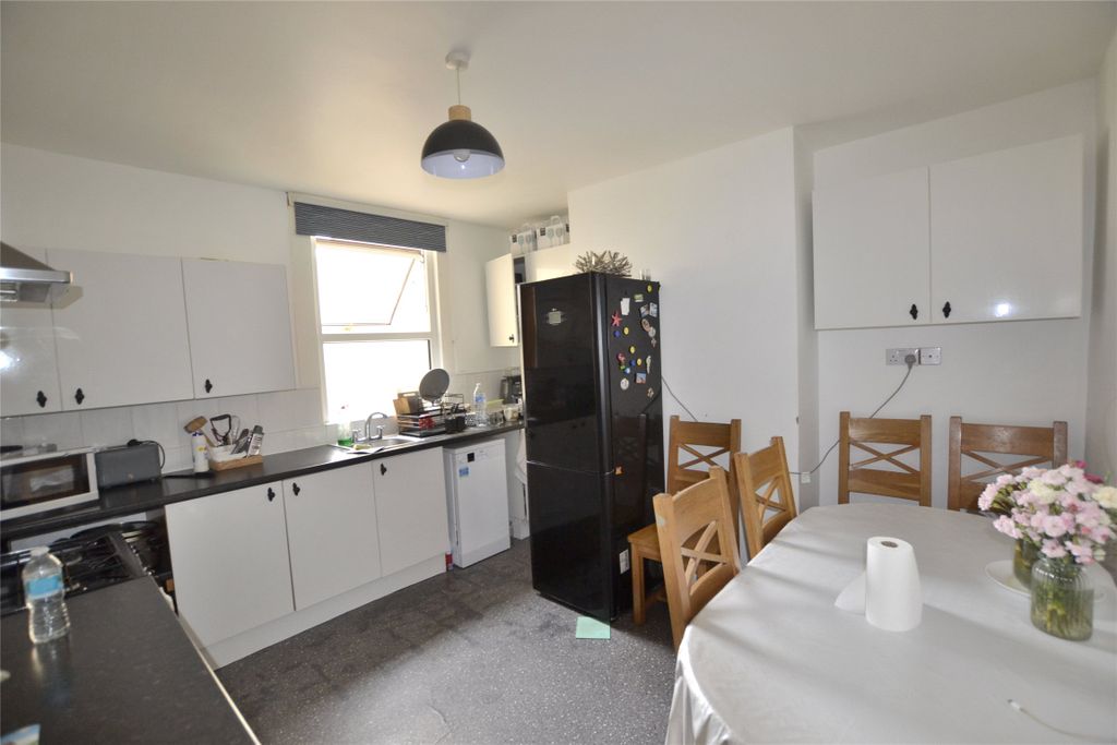 Property photo 2 of 15 Picture No. 05