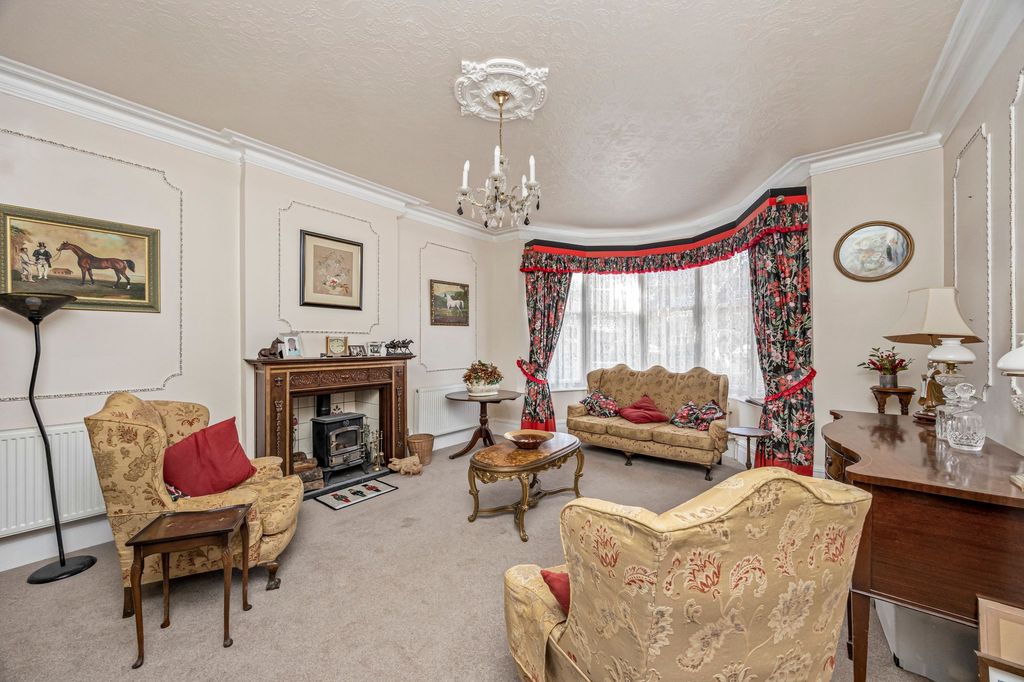 Property photo 3 of 22