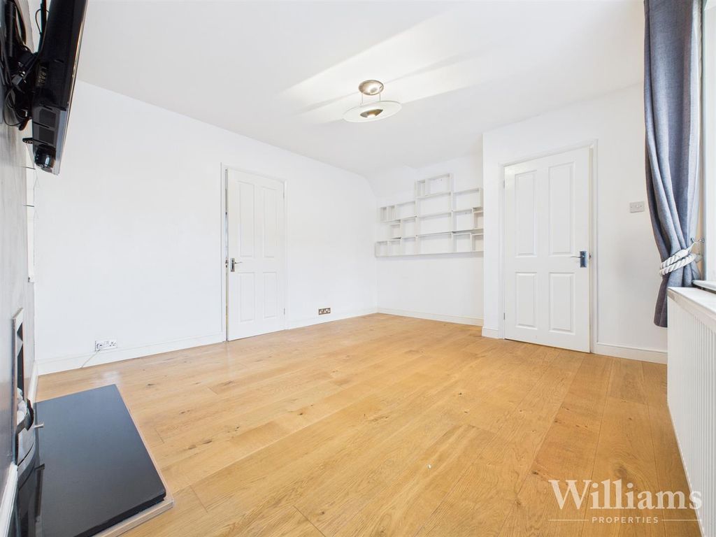 Property photo 3 of 14 Cam02861G0-Pr0533-Still003.Jpg