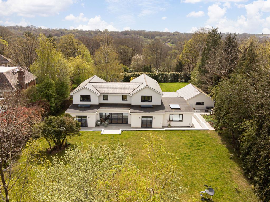 Property photo 2 of 39