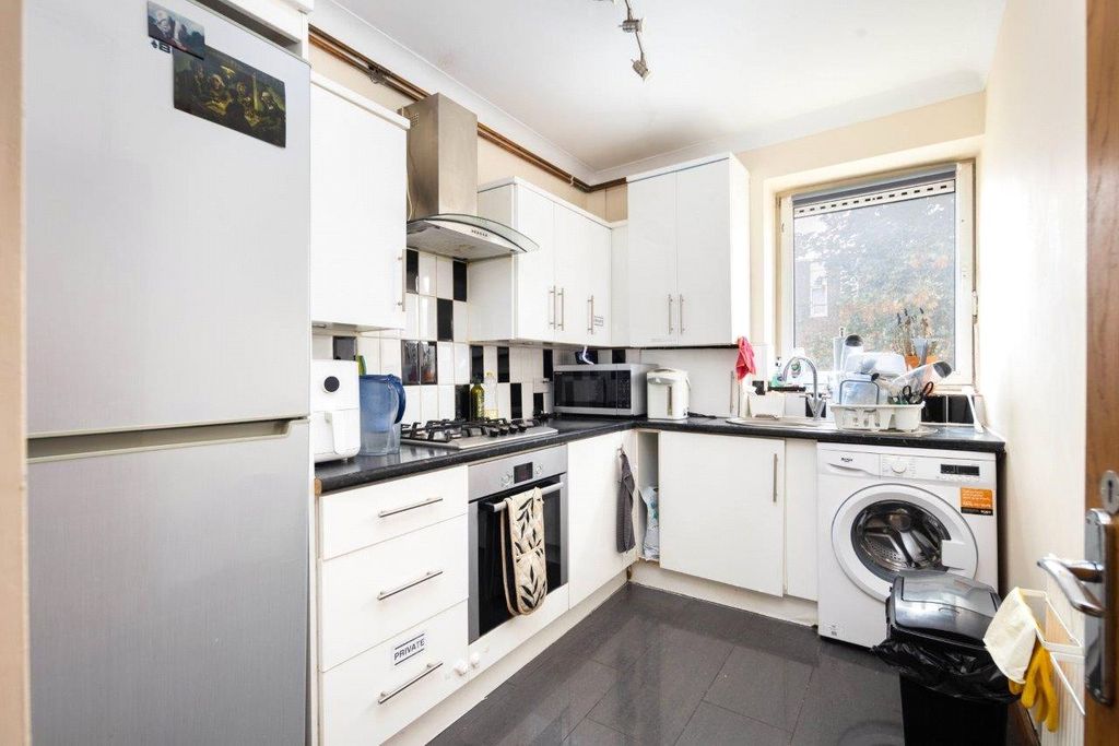 Property photo 3 of 14 Kitchen
