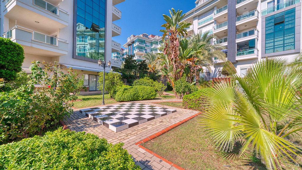 Property photo 3 of 47