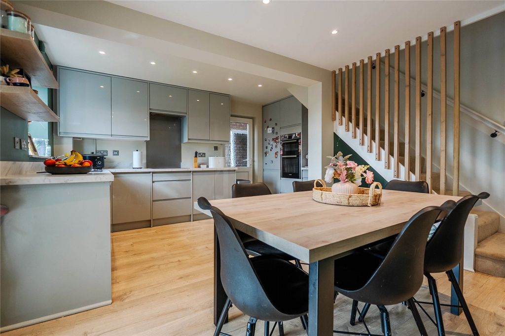 Property photo 3 of 14 Picture No. 15