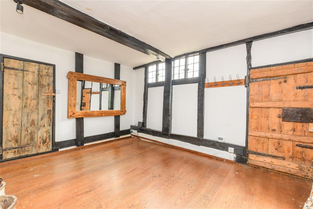 Property photo 2 of 15 Lounge