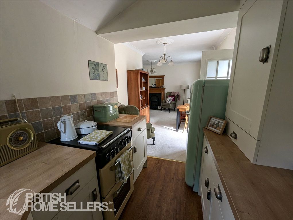 Property photo 2 of 16 Picture No. 12