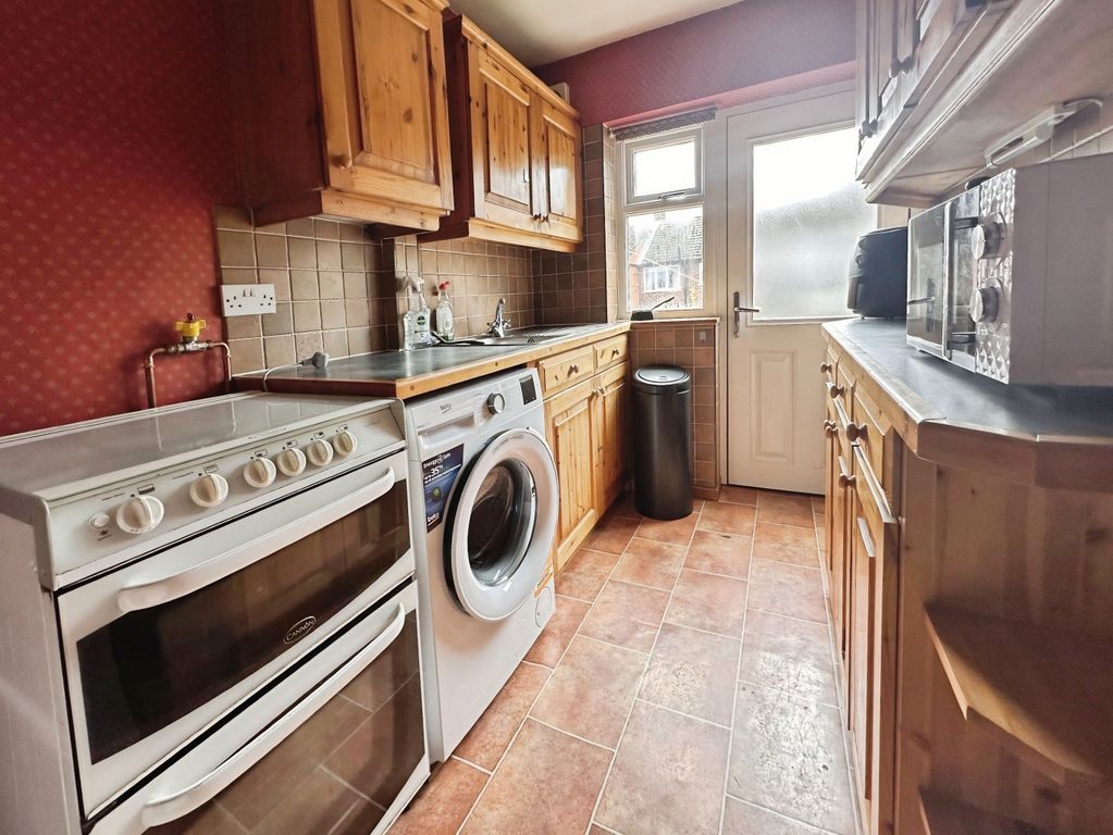 Property photo 2 of 12 Kitchen
