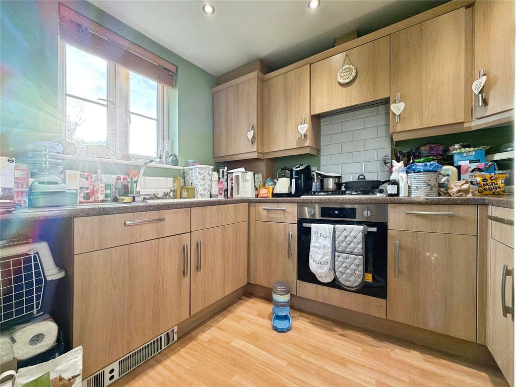 Property photo 2 of 10 Kitchen