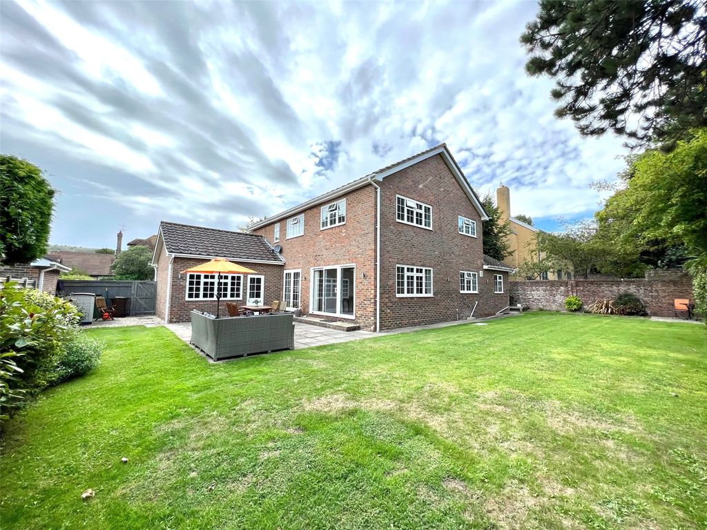 Property photo 2 of 16 Picture No. 17