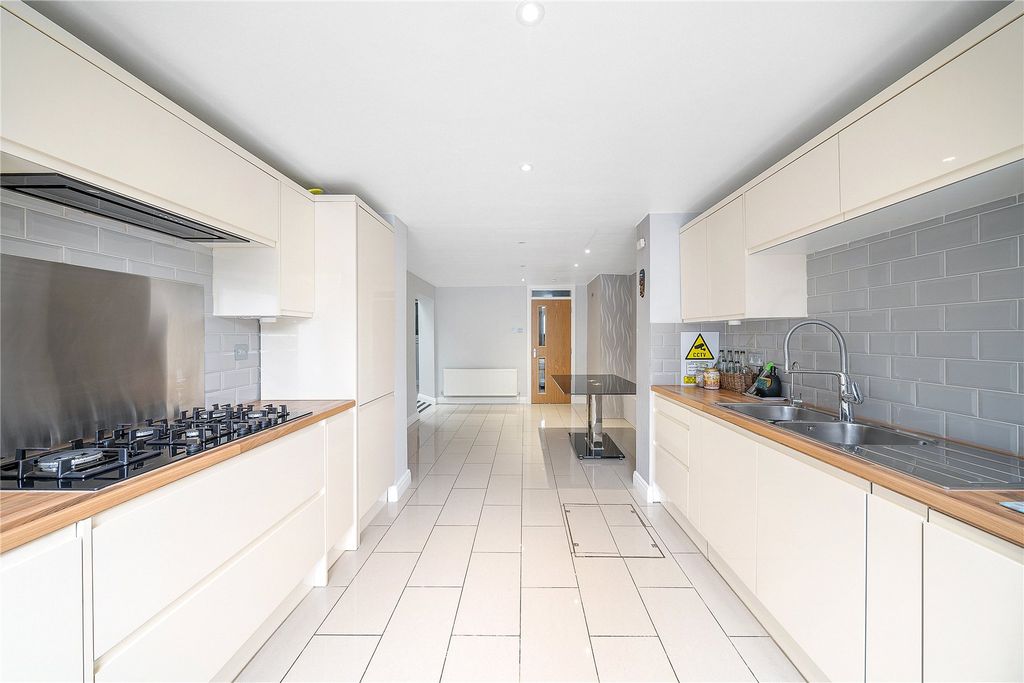 Property photo 3 of 19 Picture No. 25