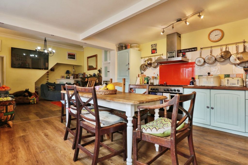 Property photo 3 of 21 4476487