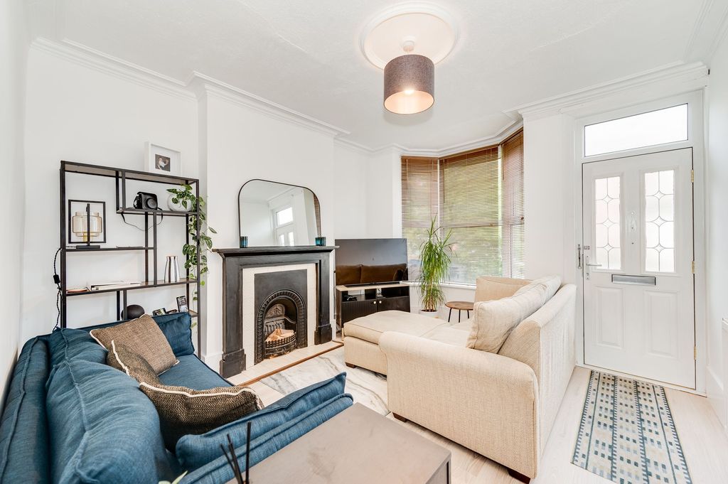 Property photo 2 of 19