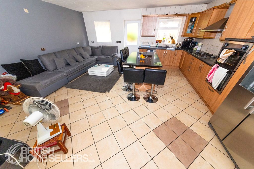 Property photo 3 of 33 Picture No. 22