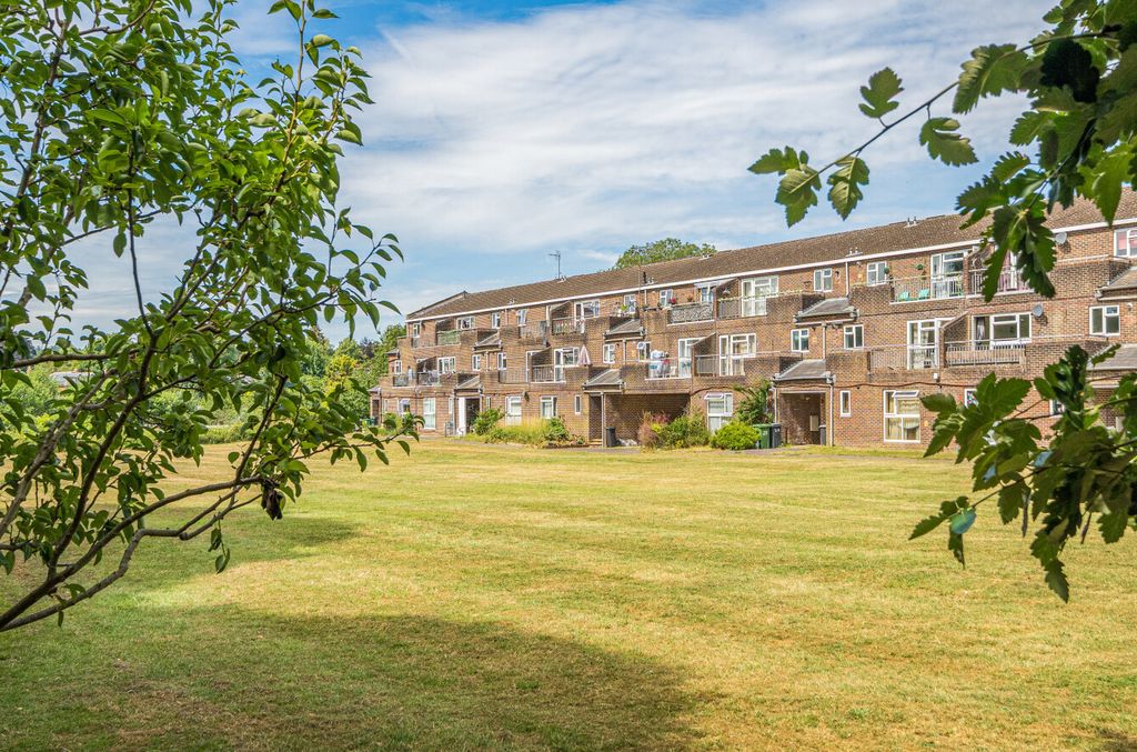 Property photo 2 of 11 1318472-27-6863B6...