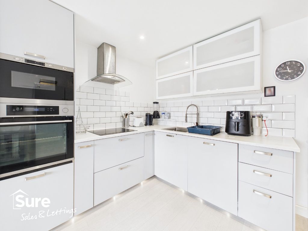 Property photo 2 of 12 4472091