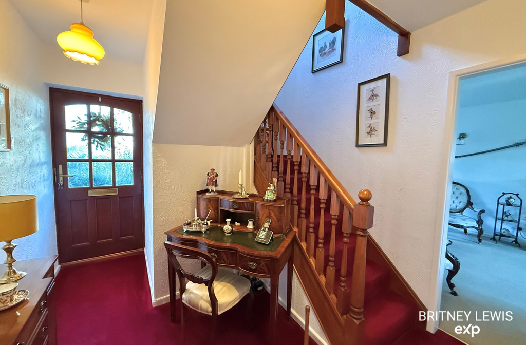 Property photo 2 of 32