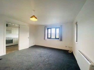 Property photo 3 of 10 8