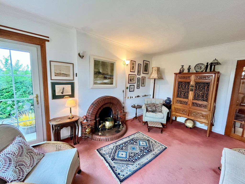 Property photo 2 of 32