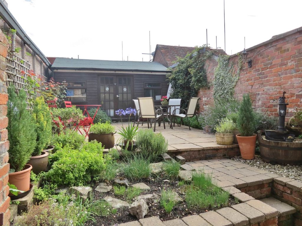 Property photo 3 of 13