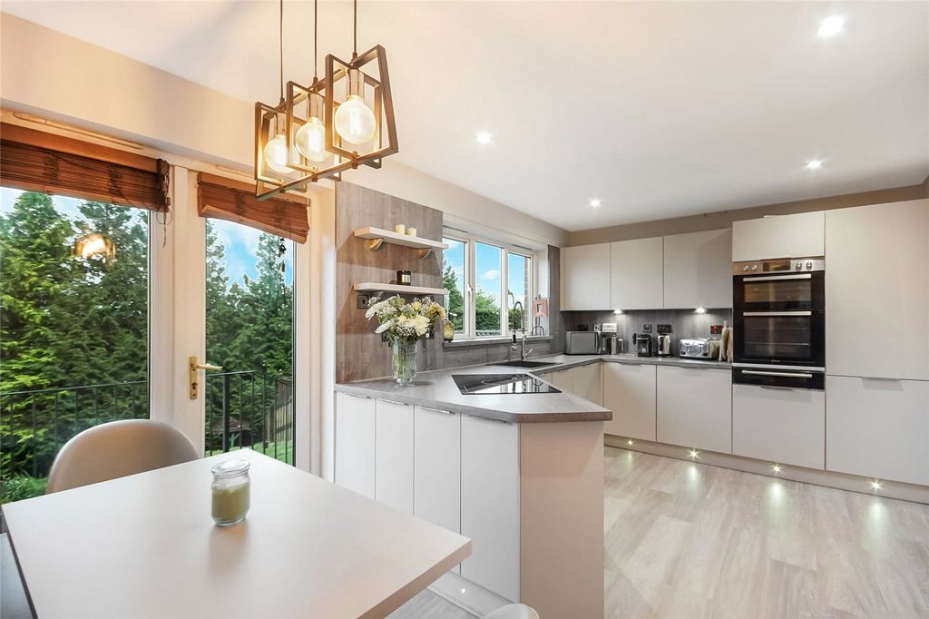 Property photo 2 of 19 Picture No. 06