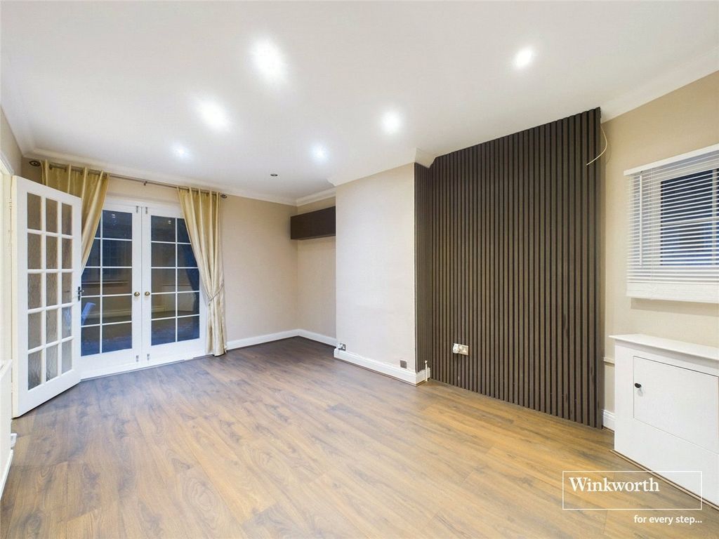 Property photo 2 of 8 Reception Room