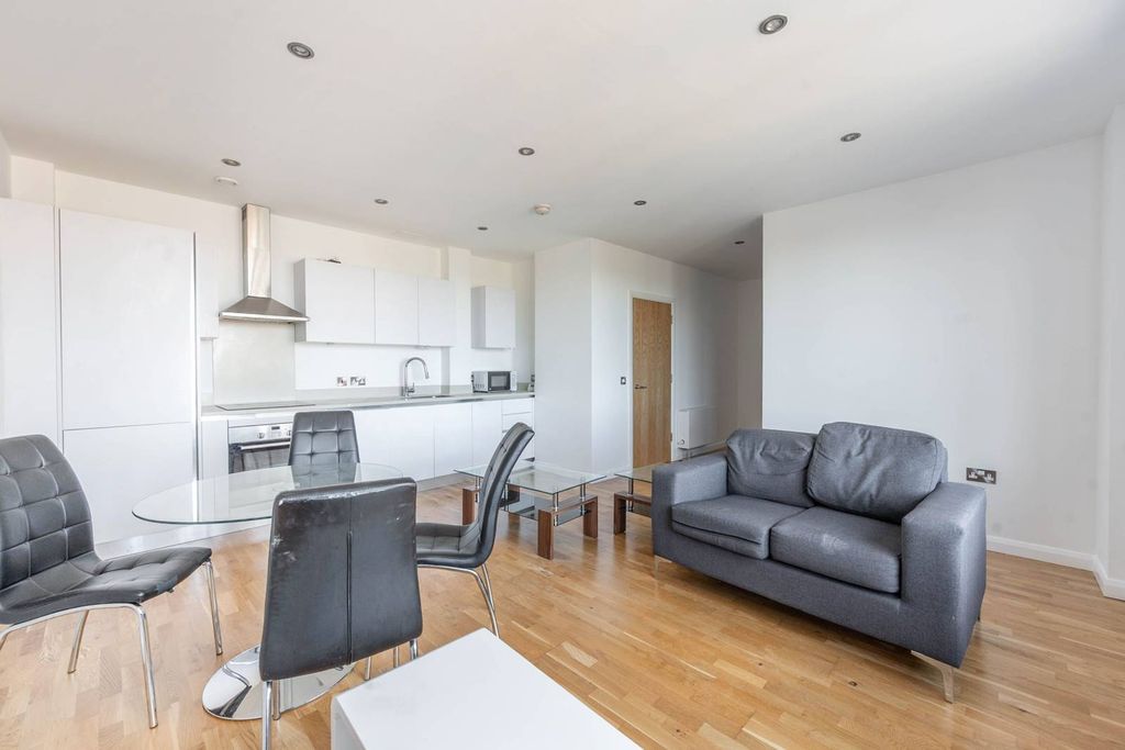 Property photo 2 of 7