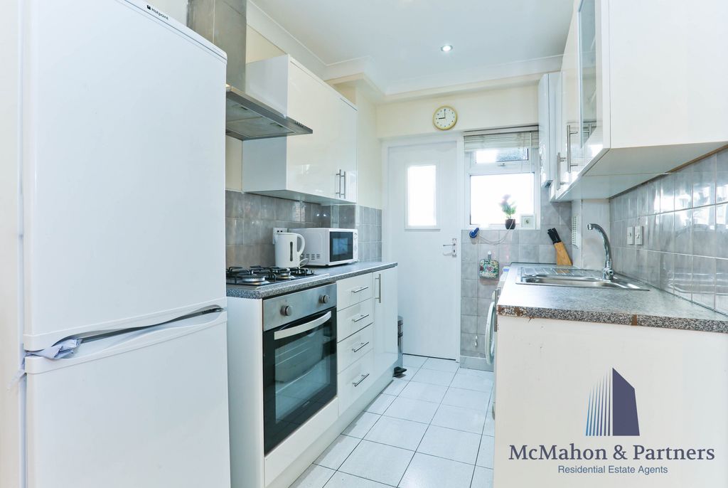 Property photo 2 of 6