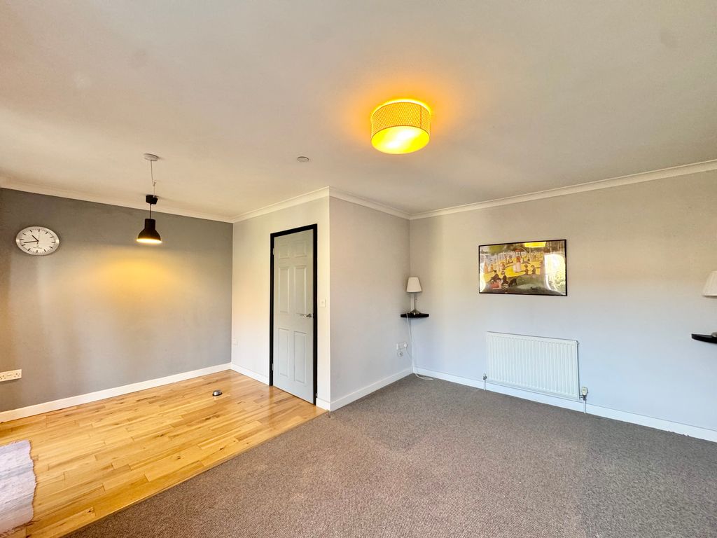 Property photo 3 of 9 Living Room