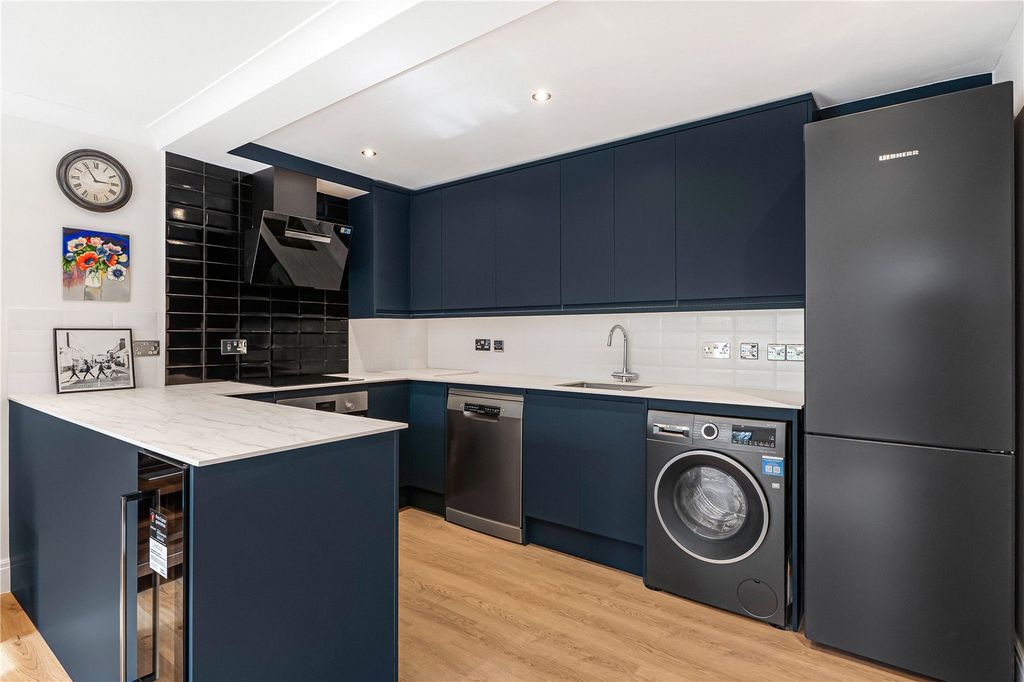 Property photo 1 of 17 Kitchen