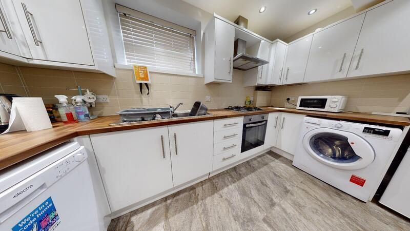 Property photo 1 of 4 Prime 2 Bed Flat