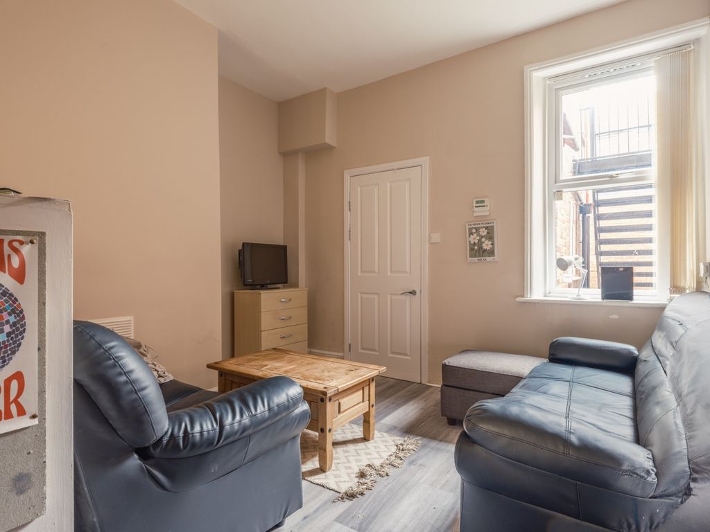 Property photo 1 of 8 3707211