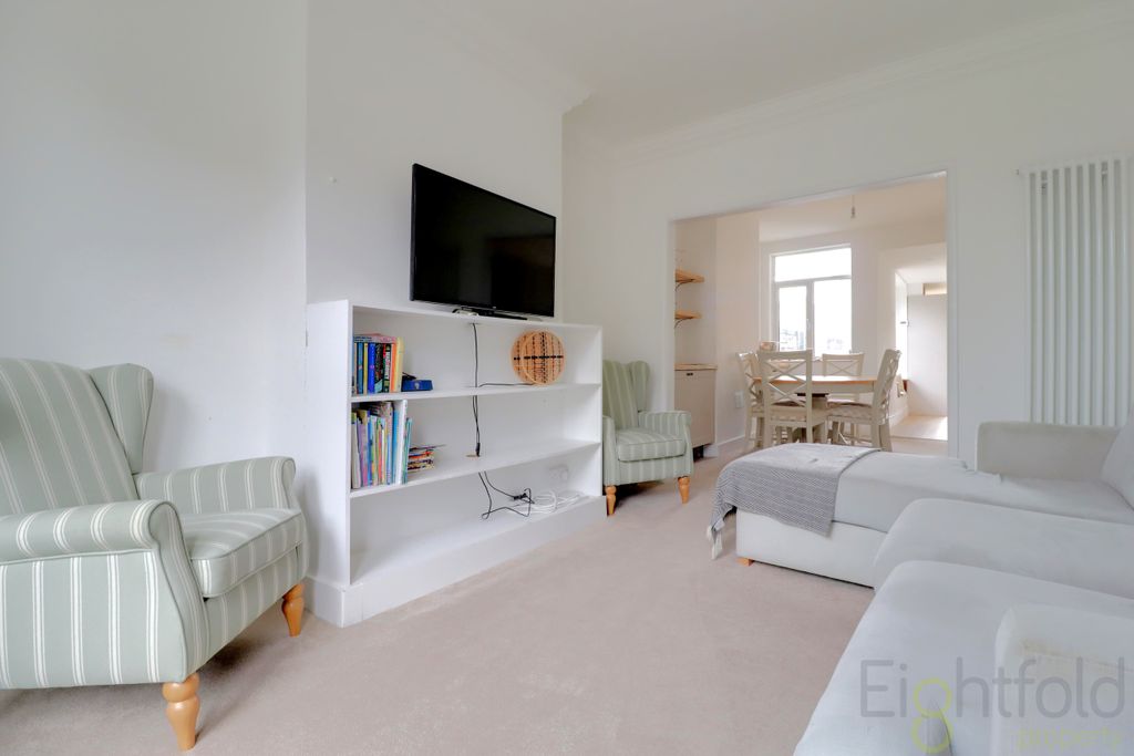 Property photo 2 of 21 Living Room