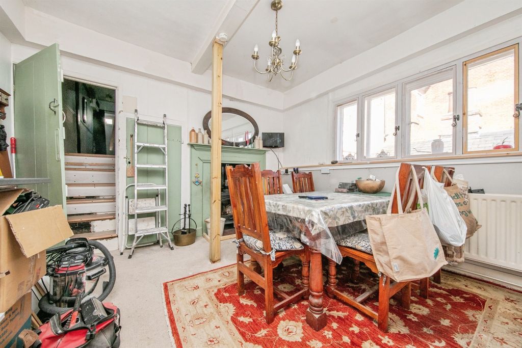 Property photo 3 of 17