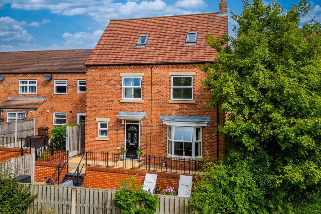 Property photo 1 of 28