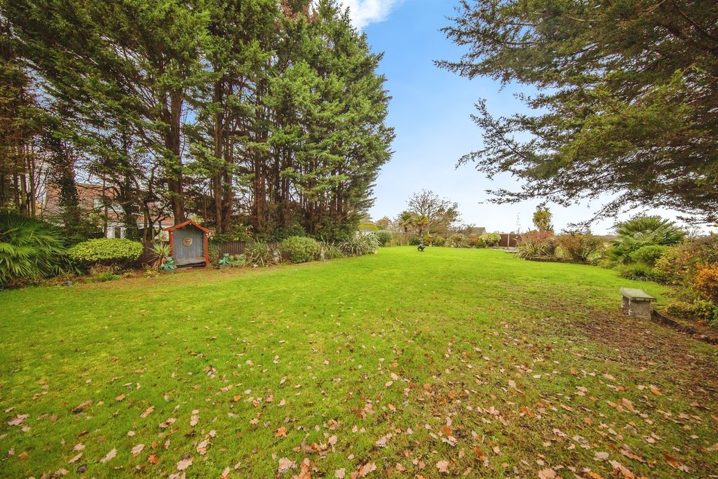 Property photo 2 of 26