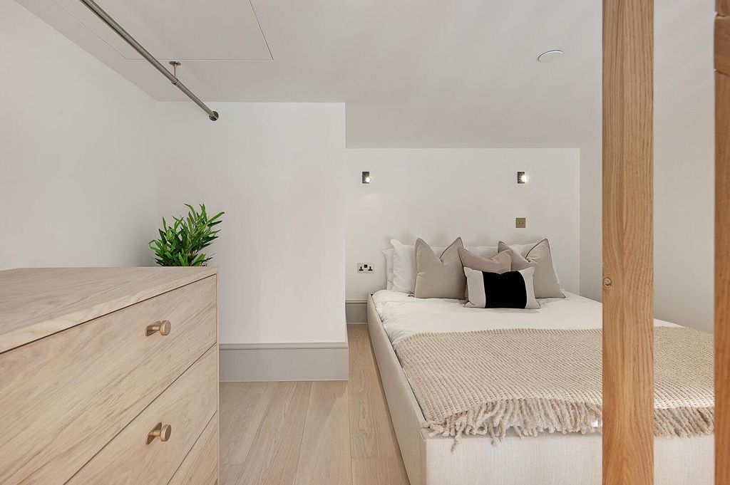 Property photo 3 of 10 Flat 11 (7).Jpg