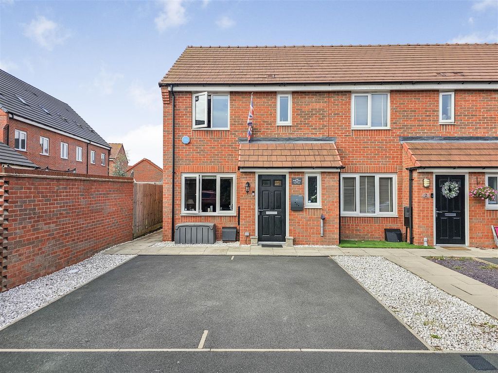 Property photo 1 of 21 Malin Close (1).Jpg