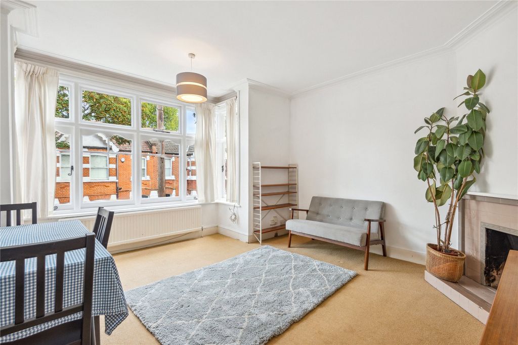 Property photo 2 of 8