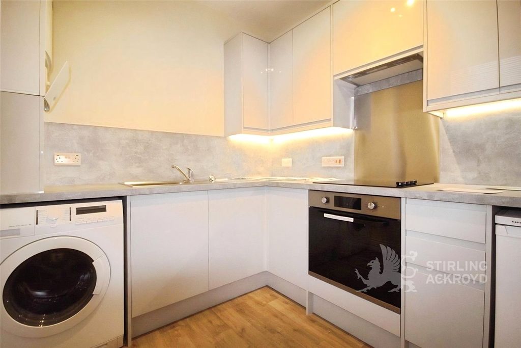 Property photo 2 of 5 Kitchen