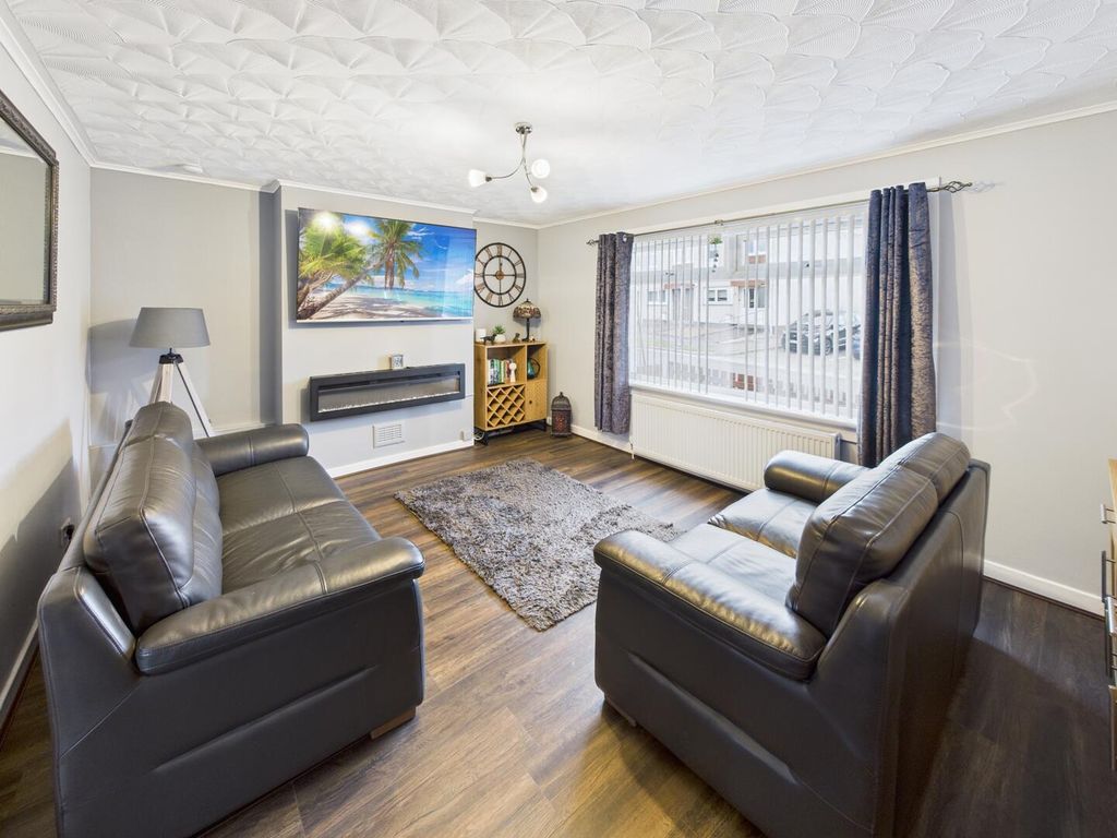 Property photo 3 of 24 Living Room